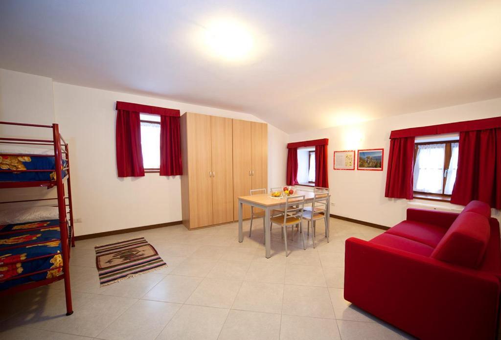Aparthotel Il Seicento Sernio Habitación foto